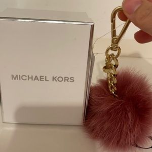 Michael kors fur Pom key charm